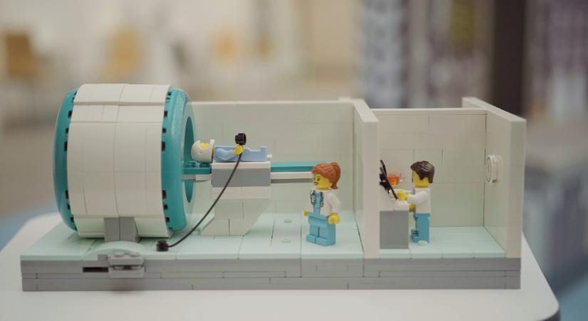 MRI-gép készült legóból – kevesebb gyereket kell elaltatni a vizsgálathoz