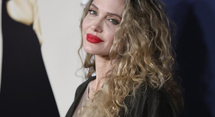 5 meseszép ruha, amiben Angelina Jolie felrobbantotta a vörös szőnyeget