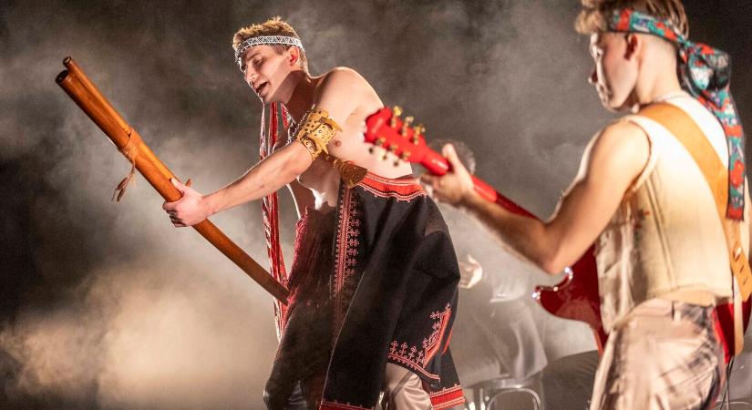 PUPEK - káeurópai tablóképek a Szivektől - Fotógaléria