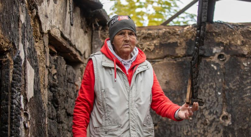„Anya, nem nálad ég valami?” – teljes sokk a kis faluban, az utolsó ruhája is odalett a hajdú-bihari néninek