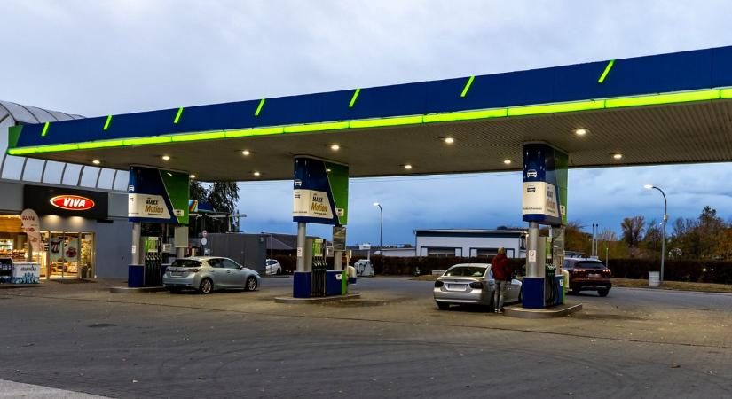 Áremelkedés a hazai benzinkutakon: Esztergom környékén nem tört ki roham fotók