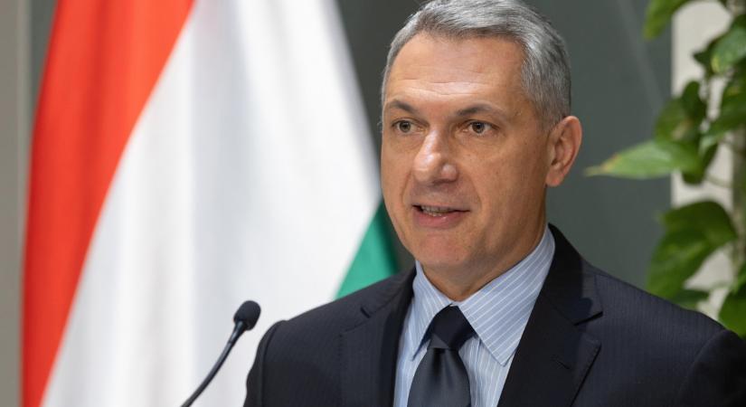Lázár János bejelentette: teljesen átalakul a reptér megközelítése Budapesten