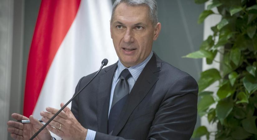 Lázár János közölte, nem von vissza Kossuth-díjakat az Orbán-kormány