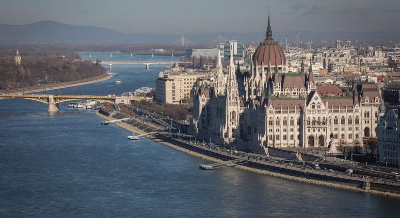 Gyermekvédelmi vitanapot tartottak a Parlamentben – fontos részletre mutatott rá Buzás László