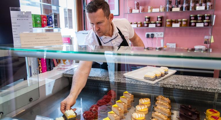 Rajongóból lett társtulajdonossal nyit ki újra a legendás cukrászda