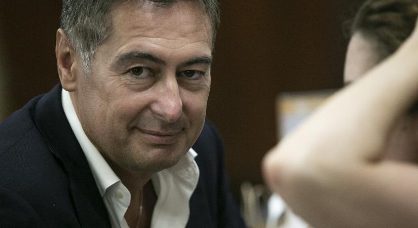 Tiborcz volt üzlettársának cégénél, a Bosnyák téren is építkező Bayer Constructnál kötött ki az MSZP-s Horváth Csaba