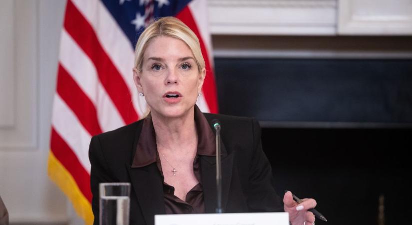 Álmaidban Amerika: bérgyilkossal akarta meggyilkolni Trump igazságügyi miniszterét egy férfi