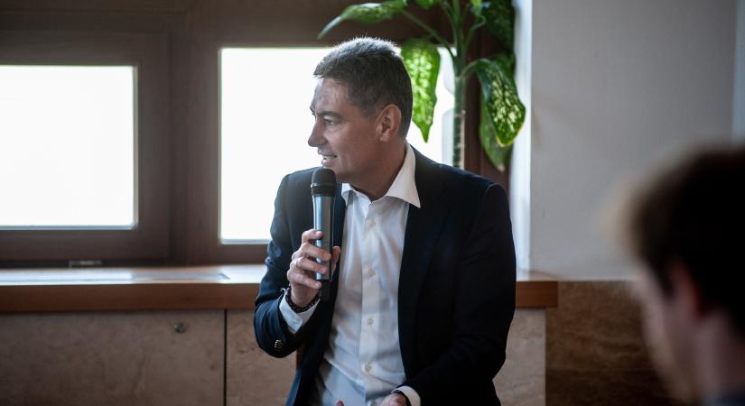 Tiborcz volt üzlettársánál kötött ki az MSZP-s Horváth Csaba