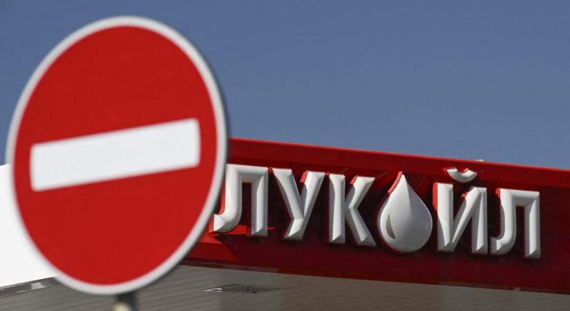 A szankciók miatt eladhatja külföldi érdekeltségeit az orosz Lukoil