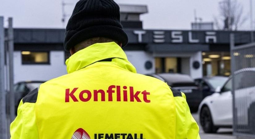 Ez a világ leghosszabb sztrájkja? Hiába minden, hetven svéd a bolondját járatja a Teslával – Elon Musk két éve nem tudja megtörni őket, óriásit bukik
