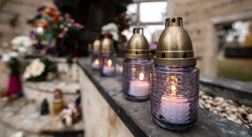 Kibővített nyitvatartással várja a megemlékezőket a dunaújvárosi urnatemető