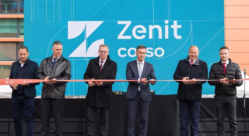 Lépés az MSZP-ből? Horváth Csaba ex-polgármesterként plázát avatott