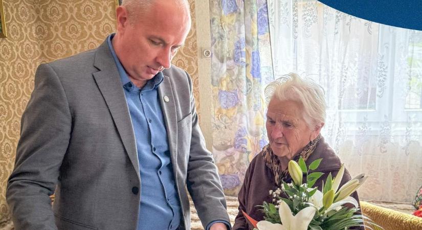 Századik születésnapján köszöntötték Annus nénit