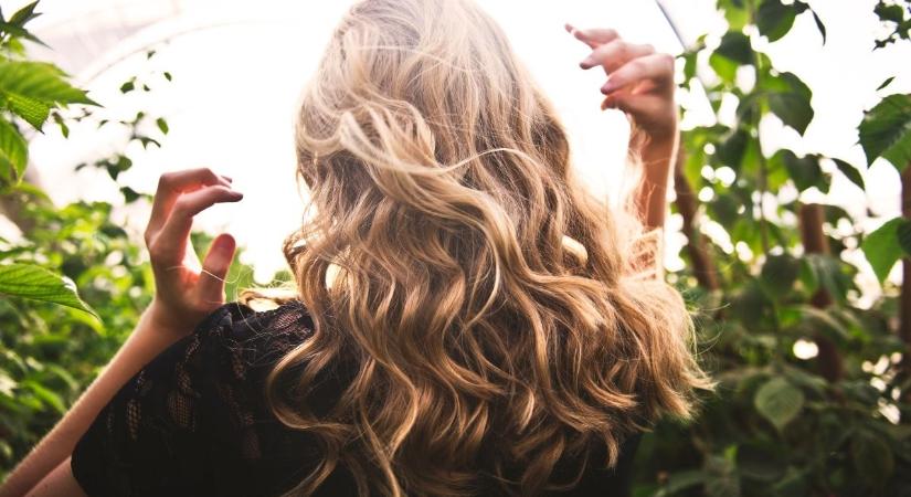 Őszi hajkrízis? Így turbózd fel a tincseidet belülről és kívülről