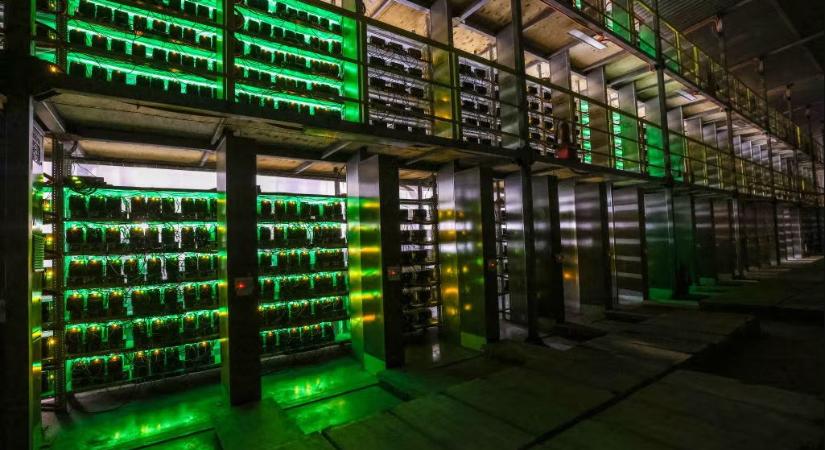 Robbanás történt a bitcoinbányász szektorban, élesedik a verseny