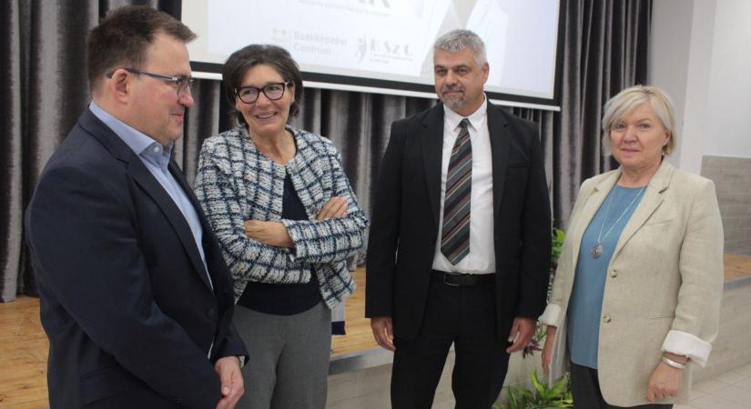 A projektalapú oktatás felé mozdul el a szakképzés