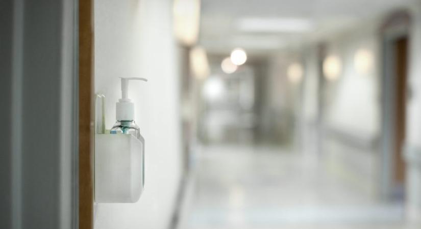 Műszaki okok miatt át kellett költöztetni a szombathelyi kórház belgyógyászatát