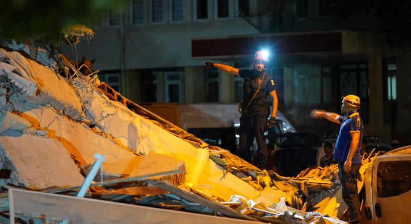 Menekülnek az emberek: Pusztító földrengés rázta meg a nagyvárost