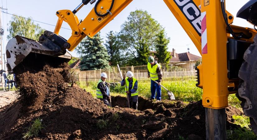 Nagyfelületű aszfaltozási munka indul a debreceni Határ úton