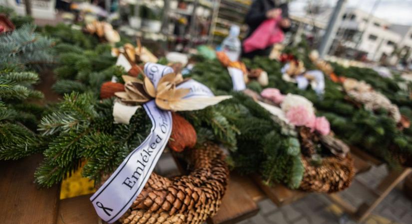 Ennyibe kerül idén a halottainkra emlékezni: íme, a legkülönlegesebb darabok és az árak