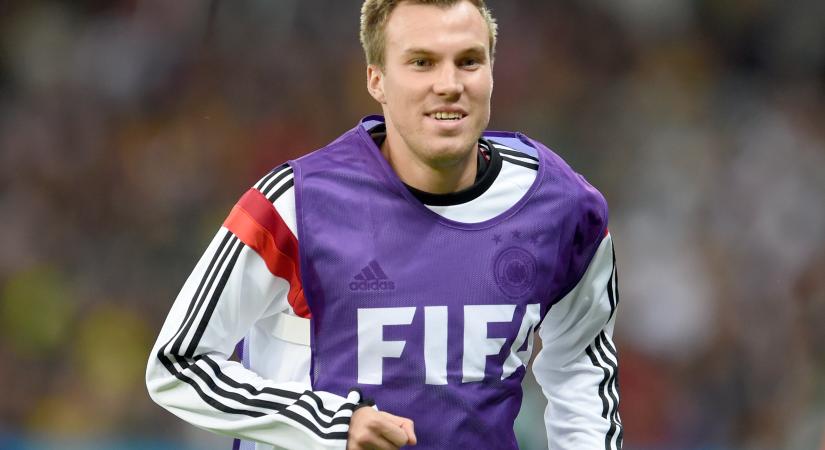 Befejezte pályafutását a németek világbajnok focistája