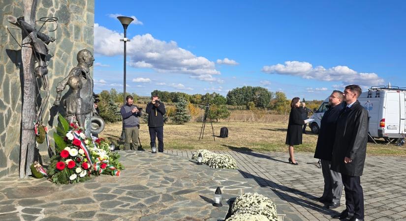 Zsablya, Csúrog: Az 1944/45-ös ártatlan magyar áldozatokra emlékeztek