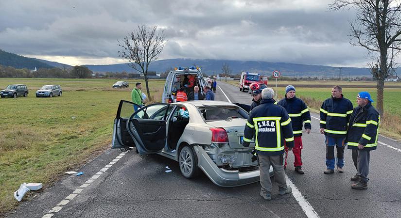 Mit tegyünk, ha közlekedési balesetet látunk? – A katasztrófavédelem ezt ajánlja