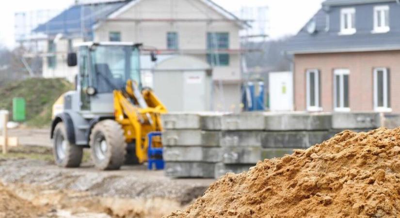 Feleszméltek a lakásépítők, 25 ezer új lakást dobnak a piacra a következő hónapokban