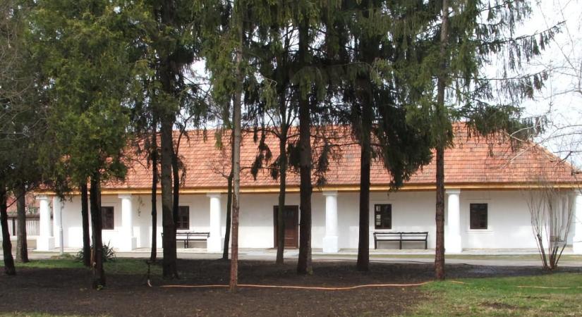 Radics Kúria Kiállítóhely, Heves