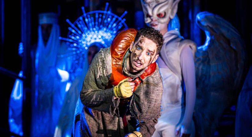 A pokol tüze is fellobban az Operettszínház A Notre Dame-i toronyőrében