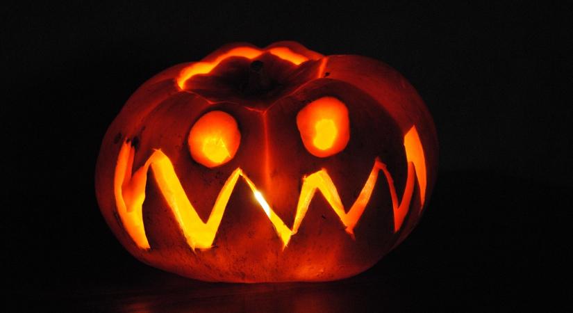 Bekuckózós Halloween? 5 klasszikus film, ami jó lehet a rémes estére