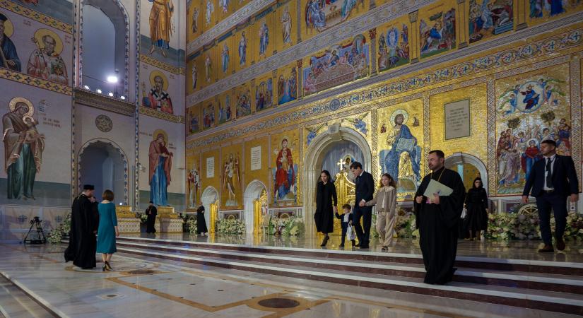 „Az ortodox egyház Romániája” – Politikai haszonlesés az óriási katedrálisban
