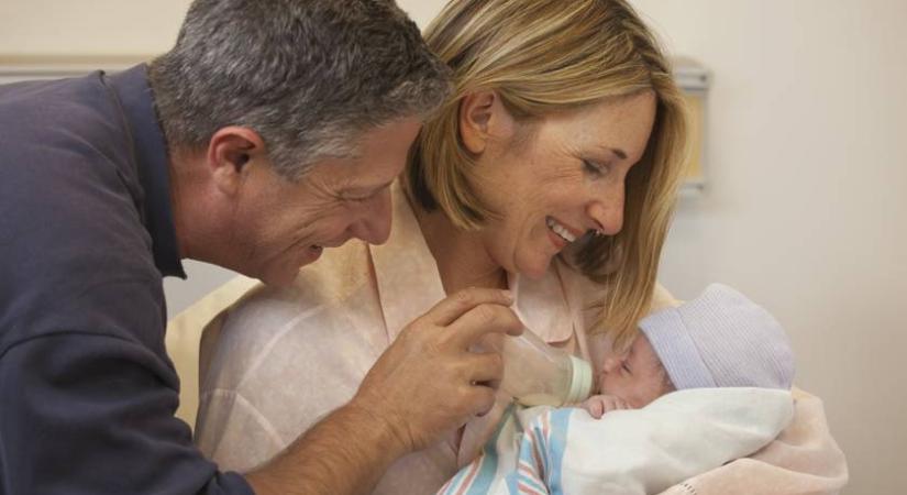 Végleg eltűnhet a korhatár a CSOK Pluszból – Sok magyar család fellélegezhet