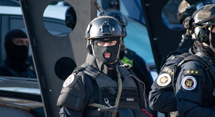 Nagyszabású rendőrségi akció Szlovákia-szerte: 12 gyanúsítotton kattant a bilincs