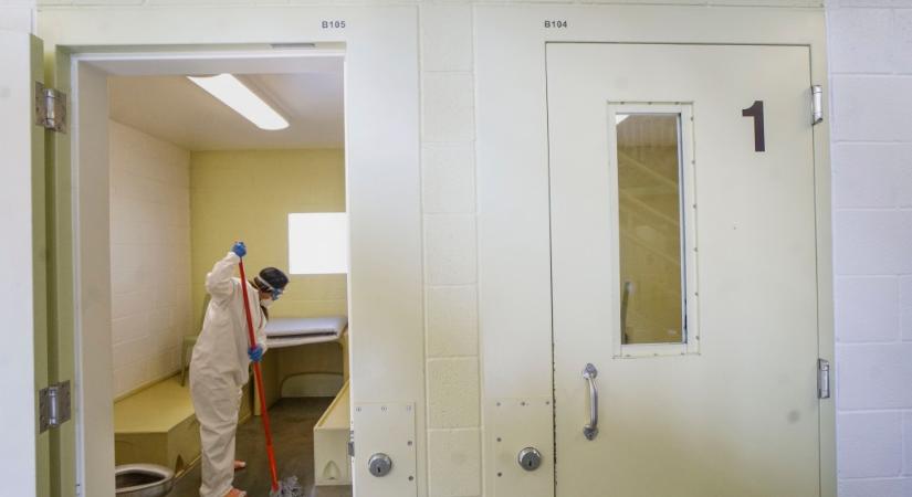 Tragédiák jártak a börtönökben elszabaduló koronavírus nyomában