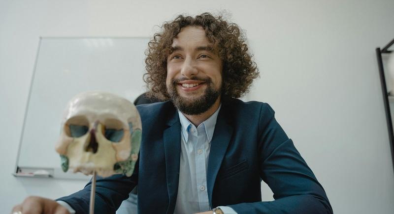 Emelnék az óradíjat a közoktatásban, mert a jelenlegi érték nem elég motiváló