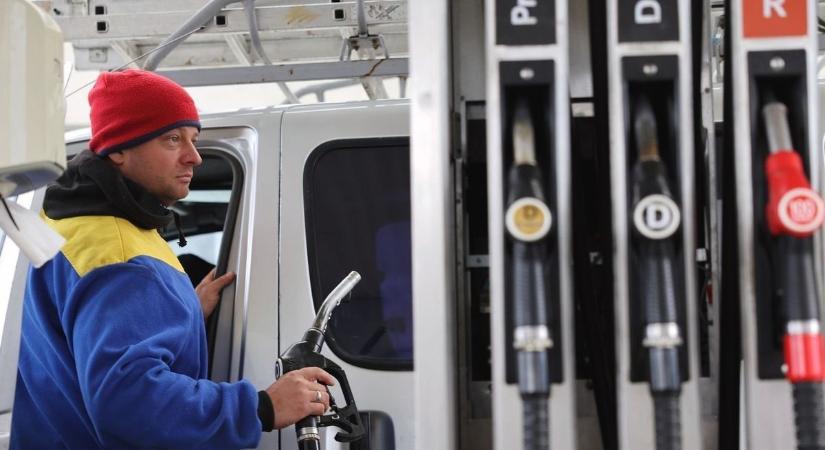 Ezt nem hiszi el! Egy nap után újra óriásit ugrik az üzemanyagár