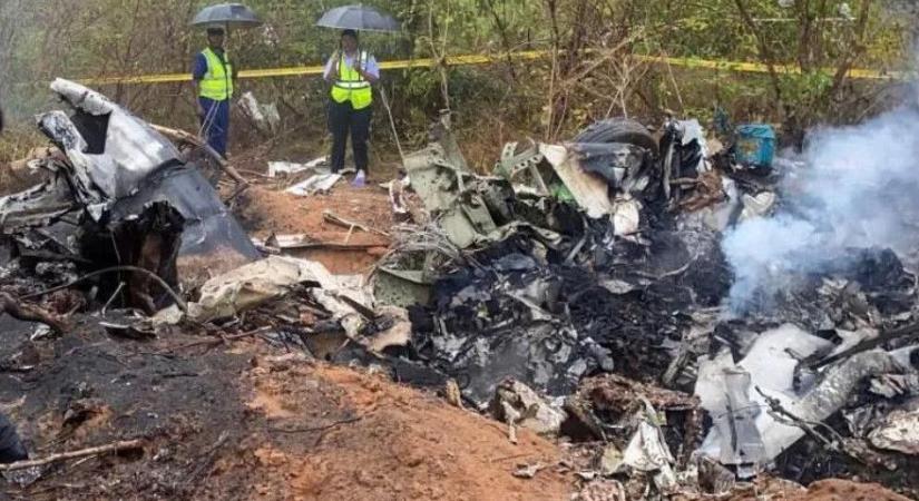 Nyolc magyarral zuhant le egy repülőgép