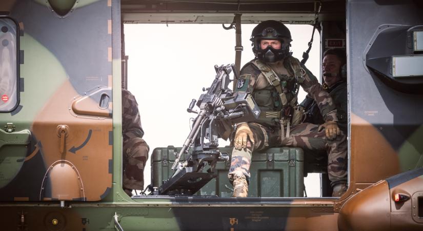 A francia vezérkari főnök egy orosz támadásra készíti fel a hadsereget