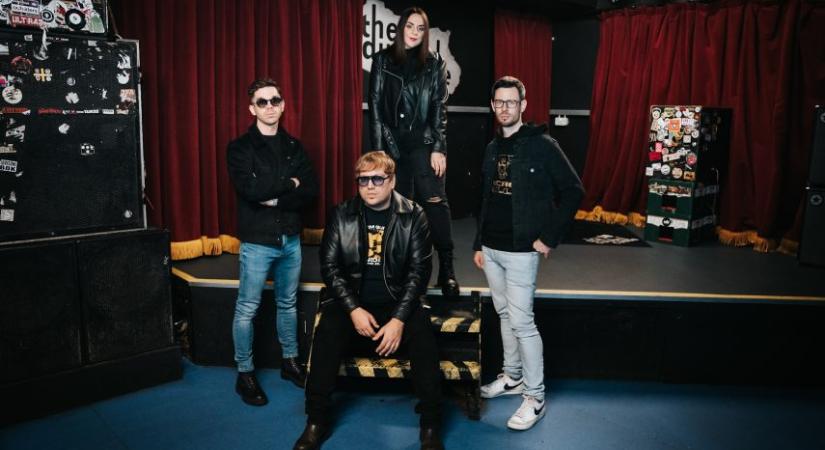 Az angol turnén hazahúzott a banda szíve