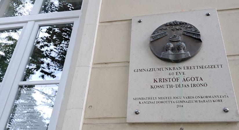Virágot Kristóf Ágotának - szerdán este emlékezés a világhírű író szombathelyi iskolájánál