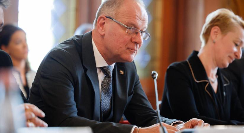 Fontos dolgokat árult el az EU-s forrásokról Navracsics Tibor