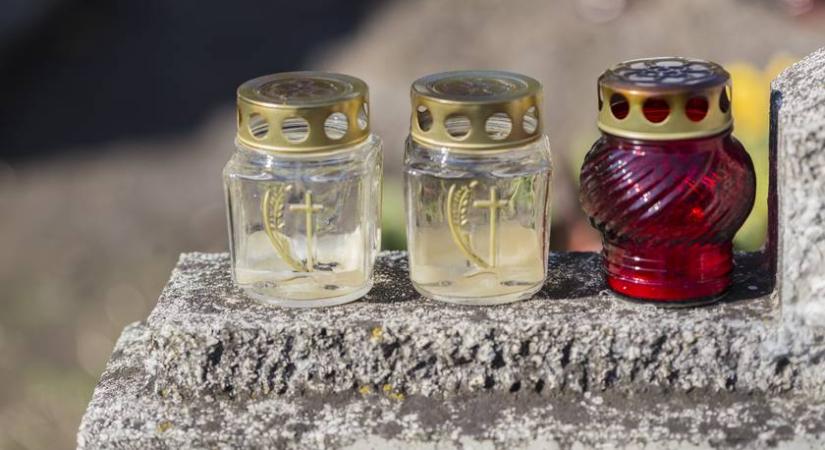 Így lesznek nyitva a temetők a halottak napján: erre kell készülni