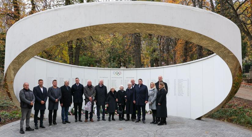 Palotaira, Orbánra, Csollányra és másokra emlékezett a MOB