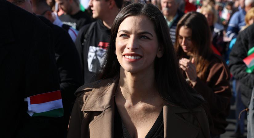 Szentkirályi Alexandra: a kormány megszünteti a kényelmi díjat az egész ország területén