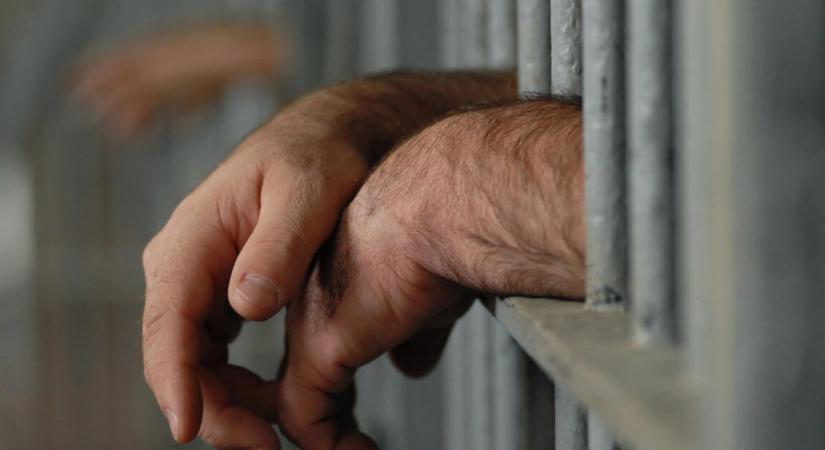 Pedofilok kémiai kasztrálására: nem hallgattak a fideszesek Lázár Jánosra