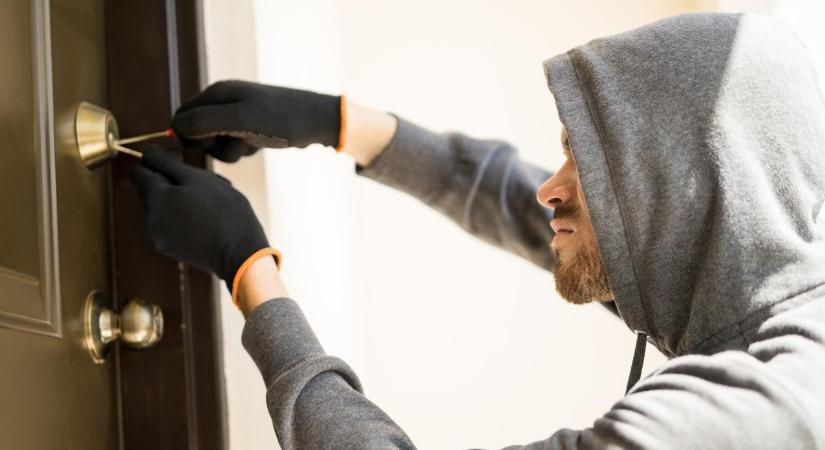 Nő a betörések kockázata a halottak napi hétvégén