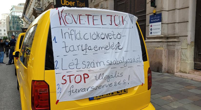 Egész napos tüntetést jelentettek be taxisok a Városháza elé a Fővárosi Közgyűlés napjára