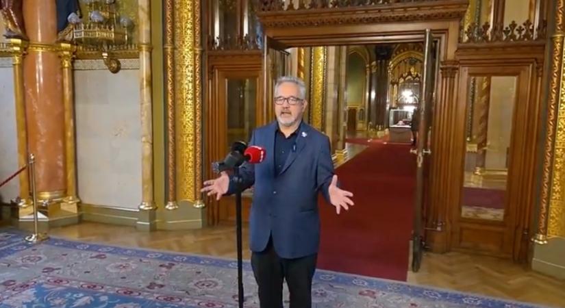 Újabb botrányról tájékoztat a DK: a Fidesz nemet mondott a gyerekek védelmére