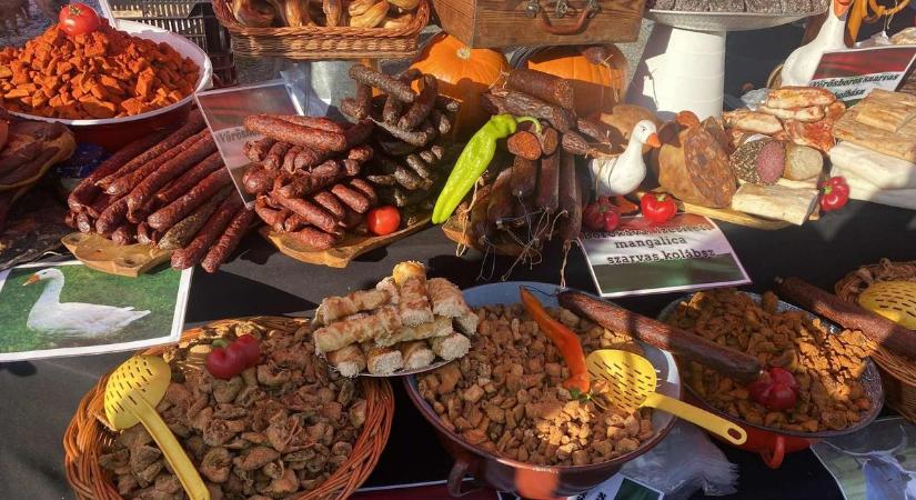 Felzabáltuk a lengyel piacot, fotókon az ínycsiklandó kínálat ( galéria)